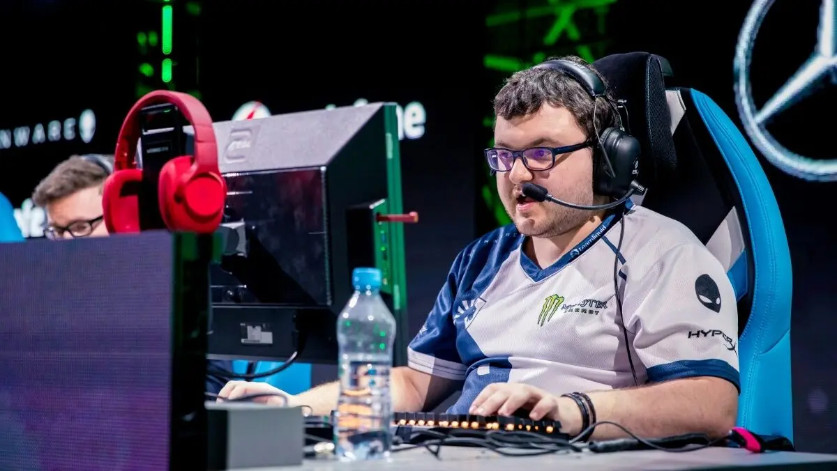 MinD_ContRoL на сцене ESL One Katowice 2018.