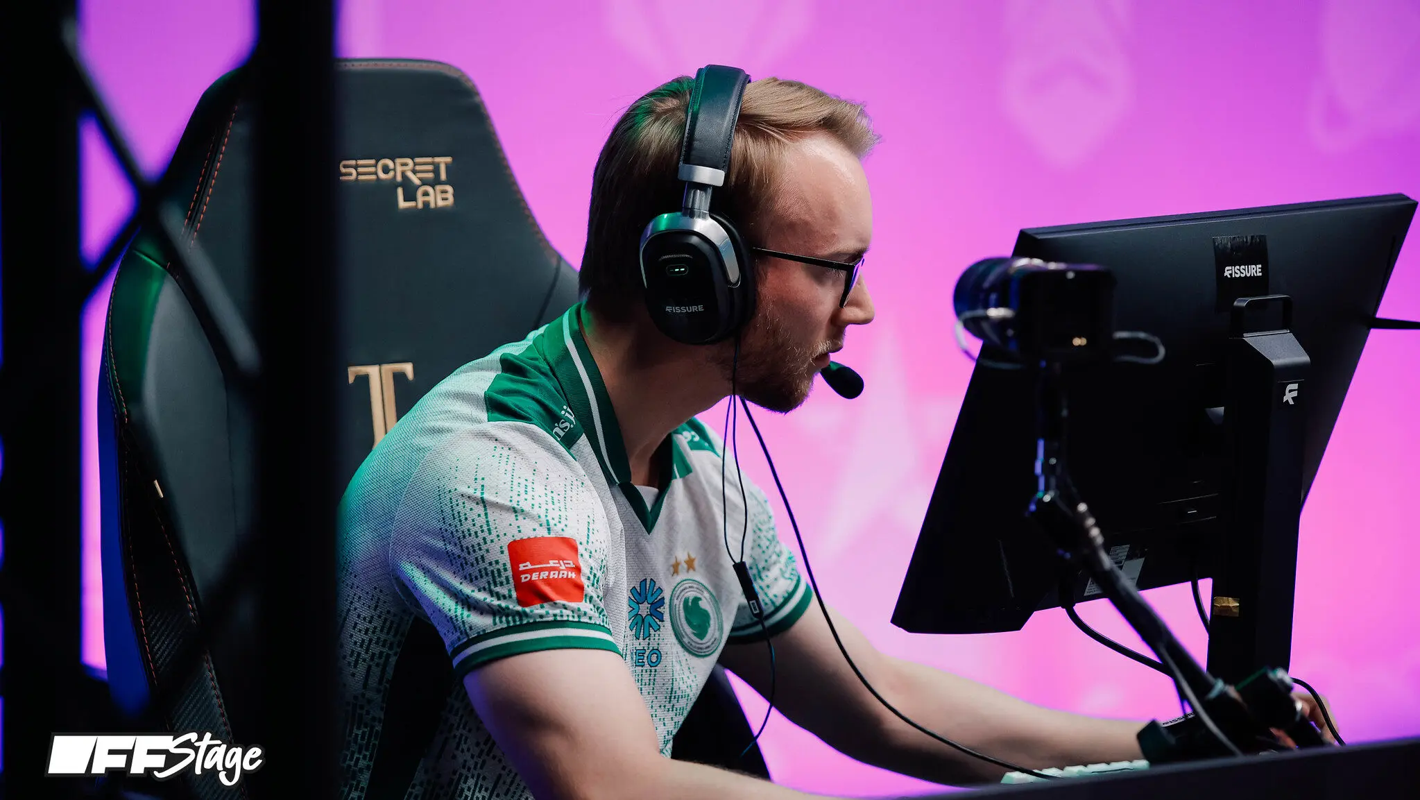 Рифлер Team Falcons Рене «TeSeS» Мадсен.