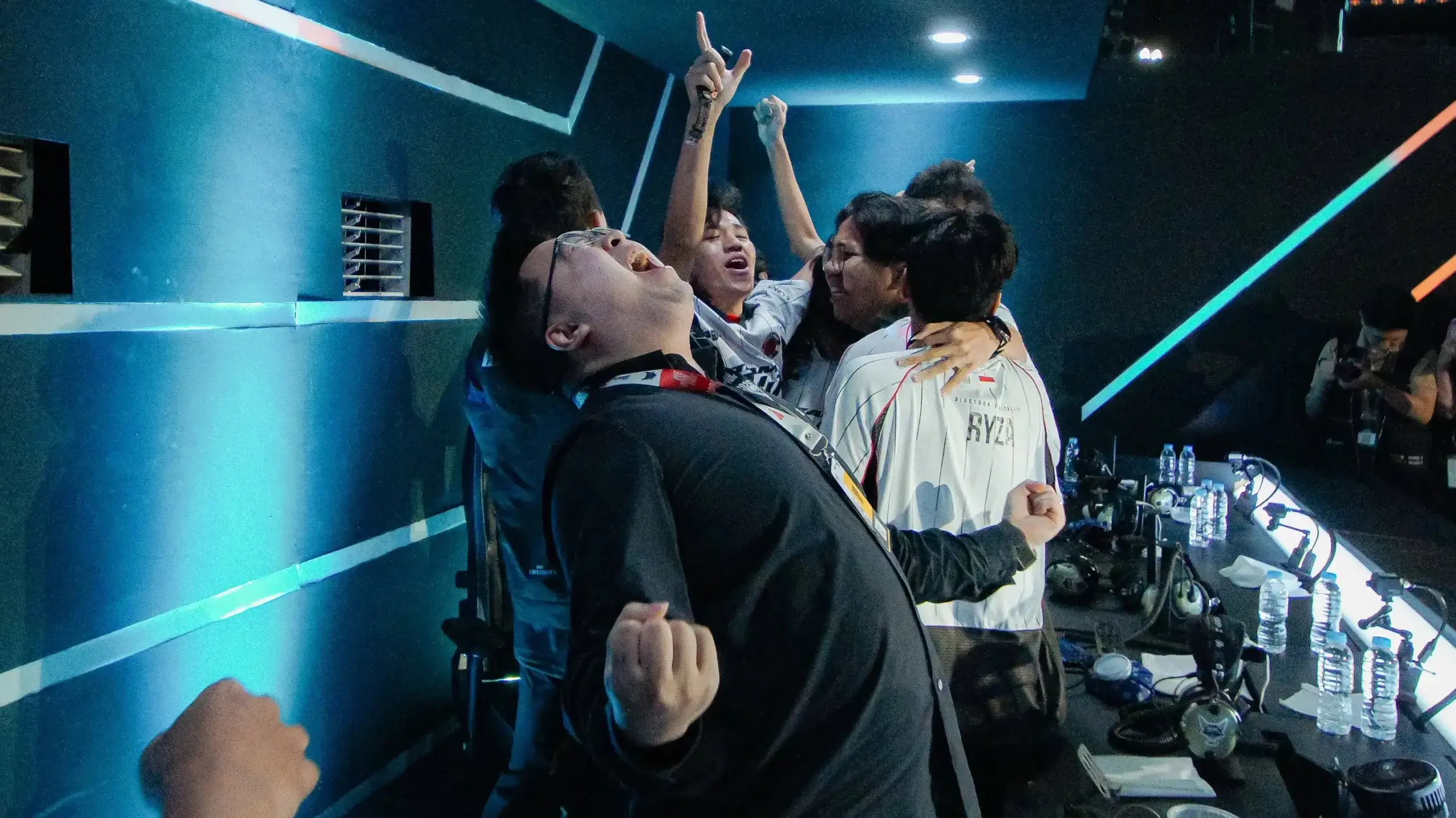 Bigetron by Vitality celebrates its victory