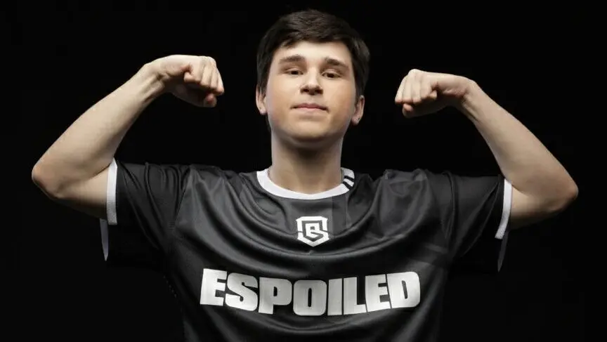 A photo shoot with the club's players by eSpoiled.