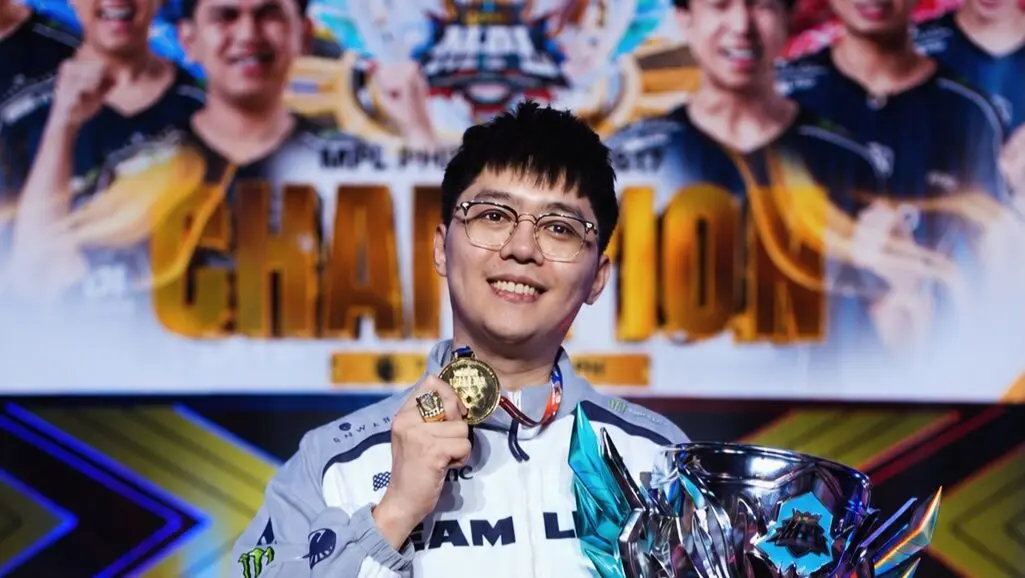 Тренер Team Liquid PH Онг Вэй «Aeon» Шен.