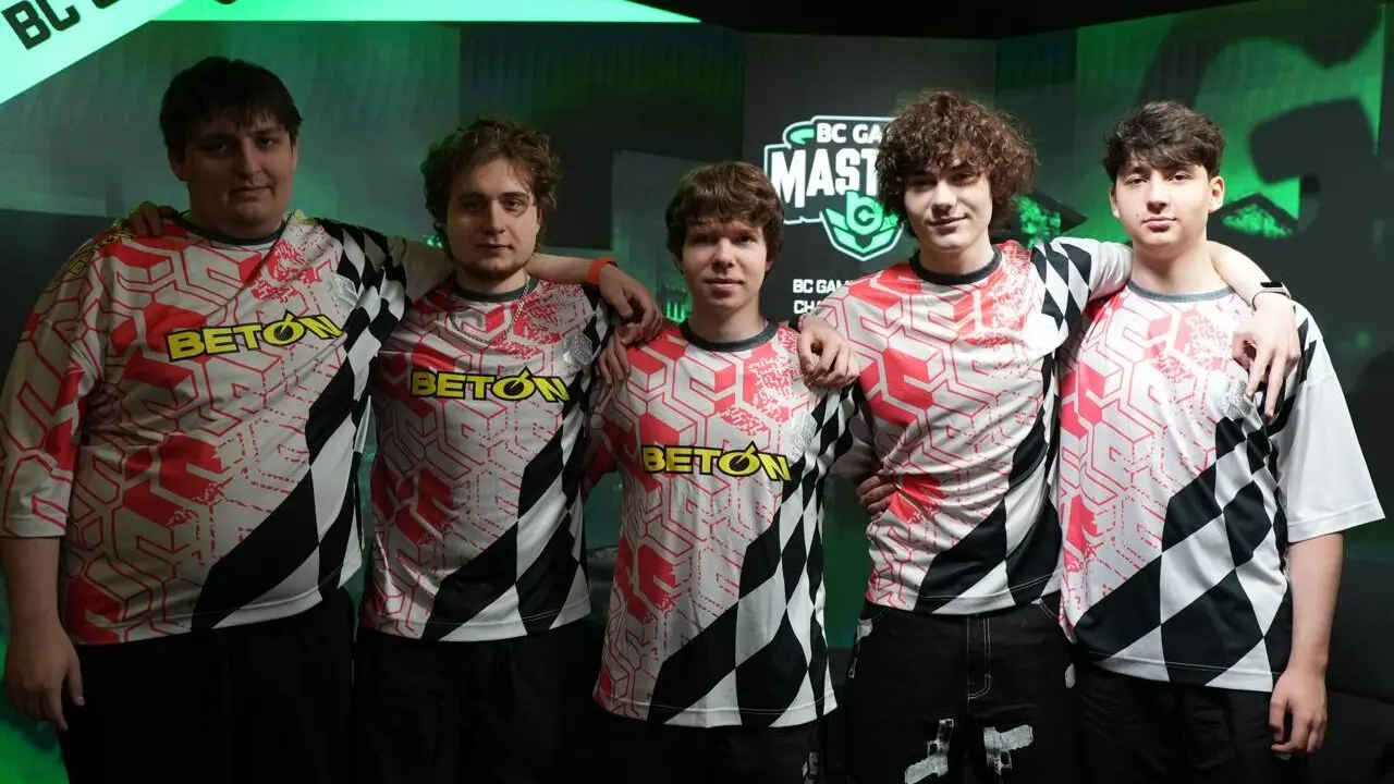 A photo of the Inner Circle team from the tournament.