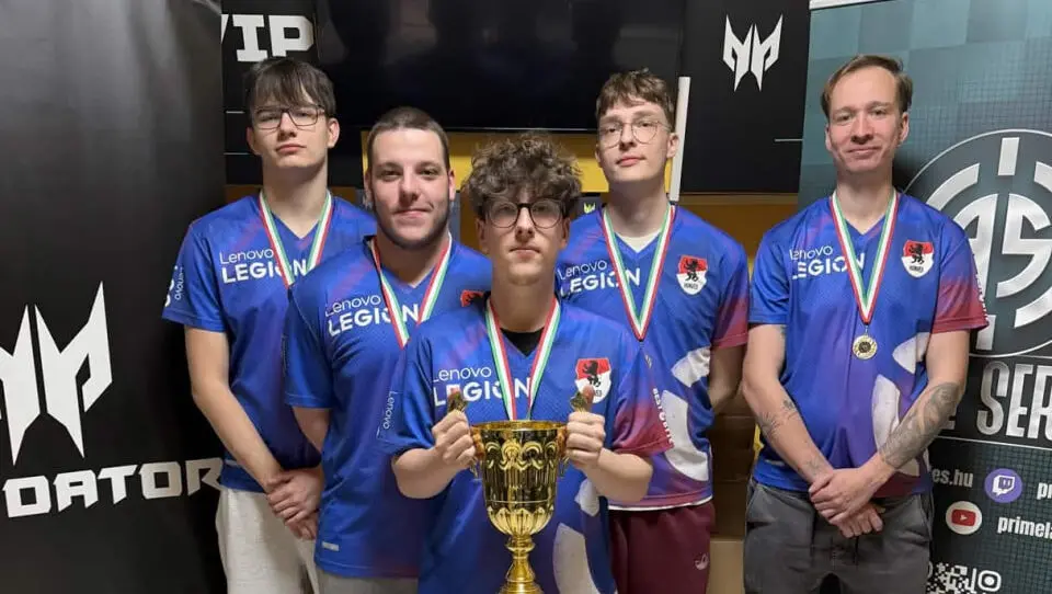 A photo of the Honvéd Esport roster.