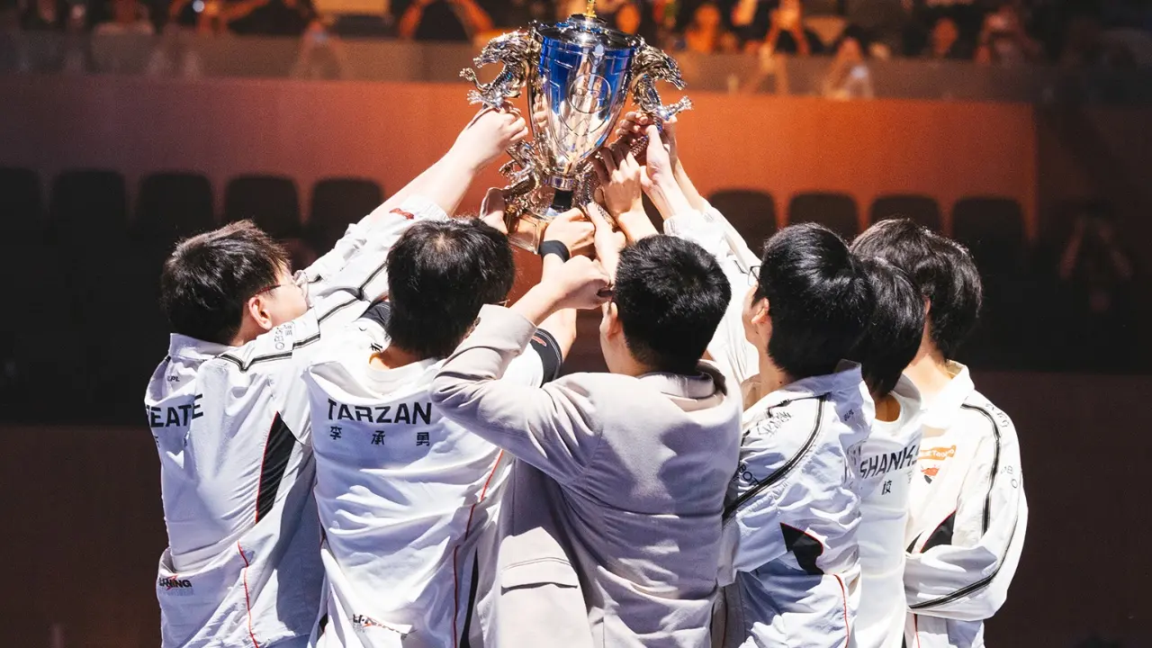 Состав Anyone's Legend с кубком LPL 2026 Split 3