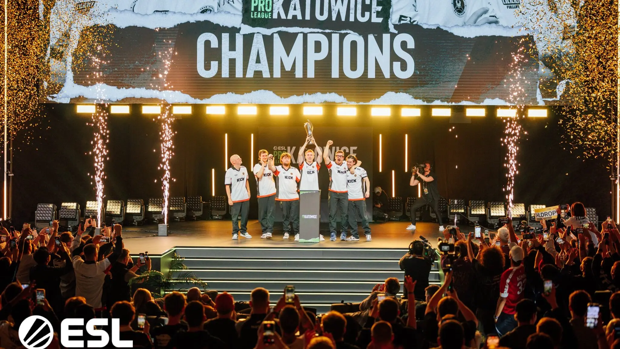 Team Vitality после победы на ESL Pro League Season 24