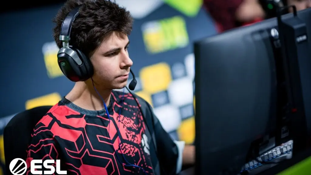 IC Esports sniper Artem “Flierax” Hioara.
