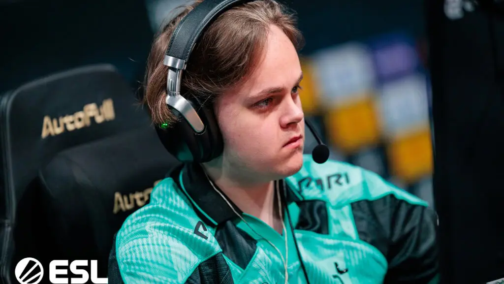 PARIVISION rifler Vladislav “xiELO” Lysov.
