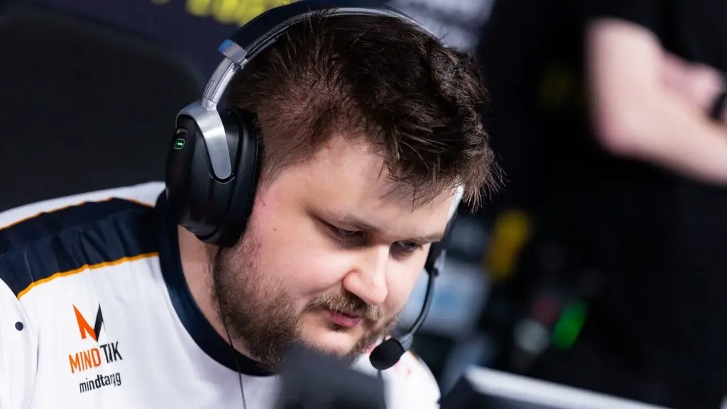 Janusz “Snax” Pogozhelski.