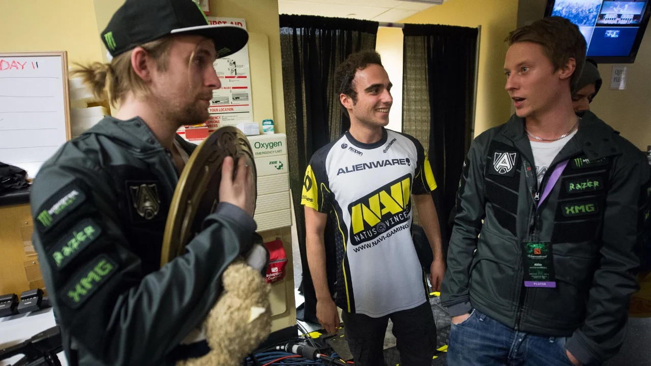 KuroKy with the Alliance players after The International 2013 finals