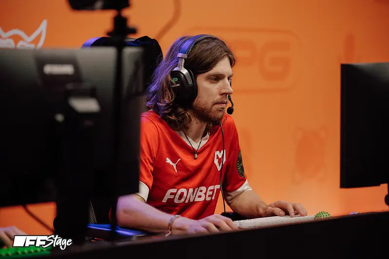 Мельхиор «Seleri» Хилленкамп на FISSURE PLAYGROUND 2 — DOTA