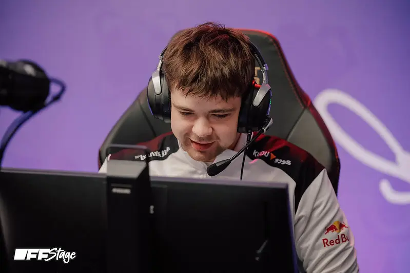 Мидер Team Falcons Станислав «Malr1ne» Поторак на FISSURE PLAYGROUND 2 — DOTA