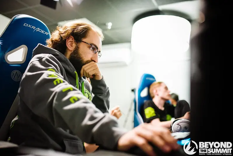 Авери «SVG» Сильверман на DOTA Summit 11