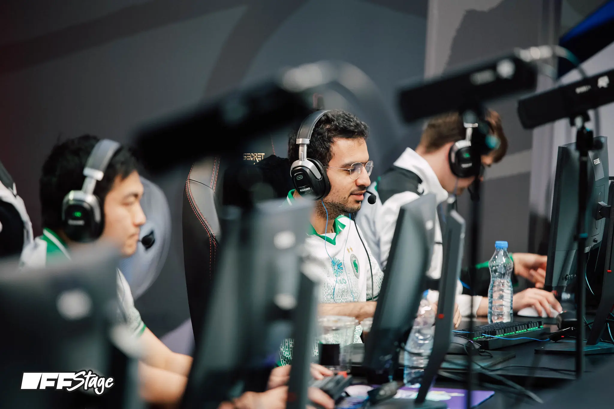 Оффлейнер Team Falcons ATF на сцене FISSURE PLAYGROUND 2 — DOTA.